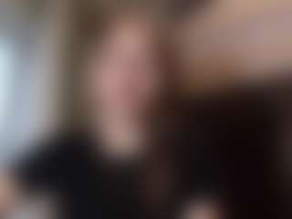 Live cam show with EloisTyrol - Athletic Young Adult on Dolls Live