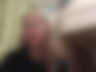 Live cam show with EloisTyrol - New Brown Eyes on Milfs Live