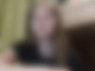 Live cam show with EloisTyrol - Athletic Big Ass on Soda Cam