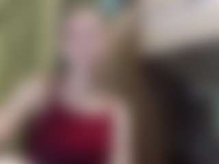 Live cam show with EloisTyrol - Blowjob Brown Hair on studioflirtlive.com