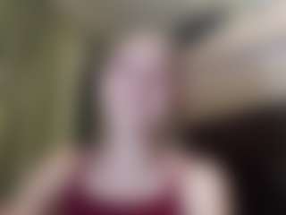 Live cam show with EloisTyrol - Blowjob on Camsoda