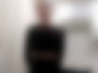 Live cam show with EloisTyrol - Butt Plug on Mixed Magazine Live