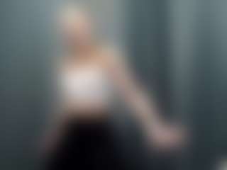Live cam show with EloisTyrol - Bikini on Taboo Cams XXX