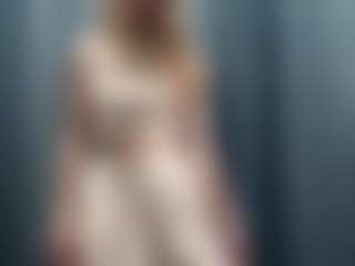 Live cam show with EloisTyrol - Body Massage on StripNow