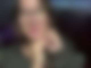 Live cam show with Roslyn - Dildo Or Vibrator on SpankPalCams