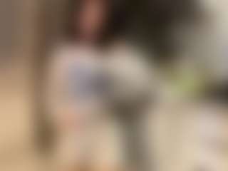 Live cam show with Rukiya - Camel Toe on Mixed Magazine Live