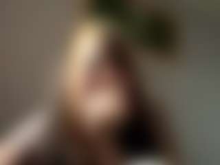 Live cam show with Mia - Fingering Young Adult on livesuperchat.net