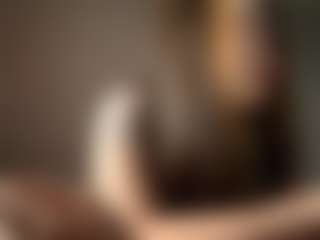 Live cam show with Mia - New Brown Eyes on Camsoda