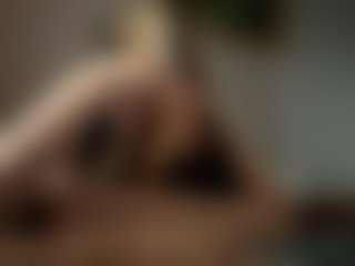 Live cam show with Mia - Hairy Pussy on sexytreat.net