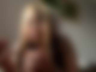 Live cam show with Mia - New Toys on CSO-WL