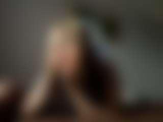 Live cam show with Mia - New Shaved Pussy on xblisslive.com