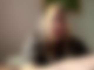 Mia's Live Sex Cam Show