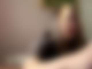 Mia's Live Sex Cam Show