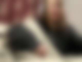 Live cam show with Mia - Brown Eyes Teen (18+) on Camsoda