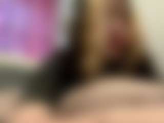Live cam show with Mia - Mature MILF on Free Soda