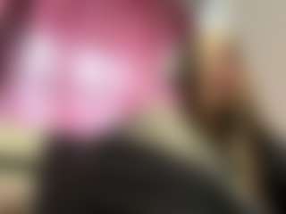 Live cam show with Mia - Small Tits Mature on Uber Horny