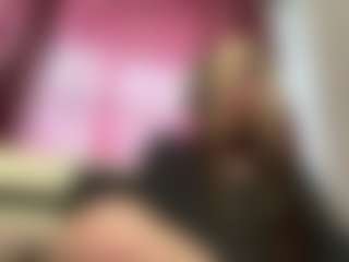 Live cam show with Mia - Bedroom Mature on Streamer API