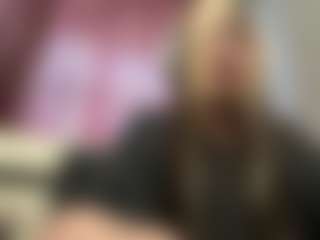 Live cam show with Mia - Small Tits Mature on Camsoda