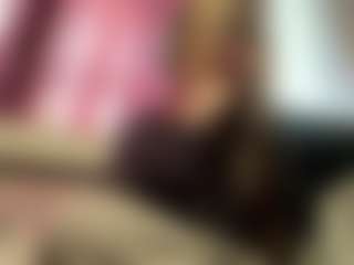 Live cam show with Mia - Sexwebcam Mature on TastyBlacksLive