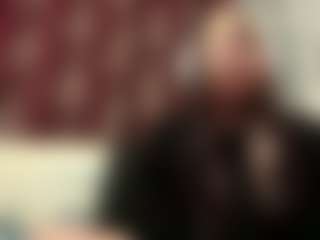 Mia MILF webcam performer live streaming