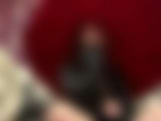 Live cam show with Mia - Tease Mature on Dolls Live