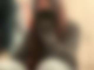 Mia MILF webcam performer live streaming