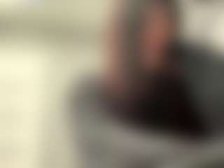 Mia's Live Sex Cam Show