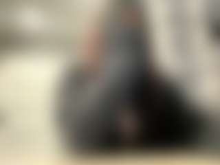 Mia's Live Sex Cam Show