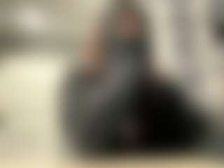 Mia's Live Sex Cam Show
