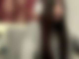 Live cam show with Mia - Fingering White on SquirtSoMuch