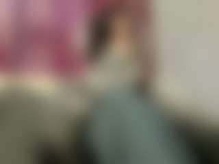 Live cam show with Mia - Flashing on SmokeAndPoke