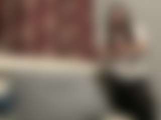 Spettacolo in cam dal vivo con Mia - Smoking su Camsoda