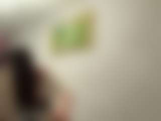 Live cam show with Mia - Average on Streamer API