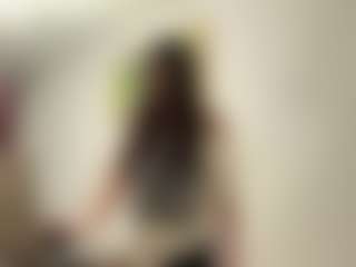 Live cam show with Mia - Shaved Pussy MILF on Camsoda
