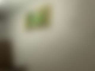 Mia MILF webcam performer live streaming