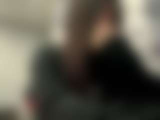 Live cam show with Mia - Average on nudelive.tv