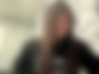 Live cam show with Mia - Cute on Strip Flash - Live Sex Shows