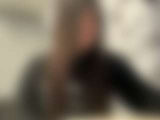 Mia's Live Sex Cam Show