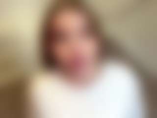 Live cam show with Mia - Big Tits on sexytreat.net