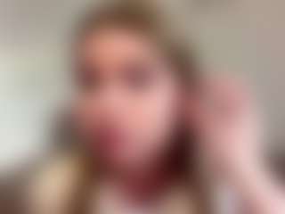Mia's Live Sex Cam Show