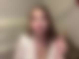 Mia's Live Sex Cam Show
