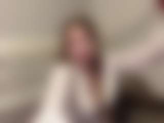 Live cam show with Mia - Facial Piercings on crypto-cams