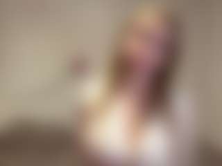 Mia's Live Sex Cam Show