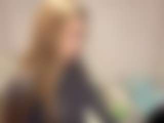 Live cam show with Mia - Yoga on eurowanks.com