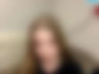 Live cam show with Mia - Striptease on Milfs Live