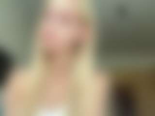 Live cam show with NerissaKapusniak - Blue Eyes on madthumbs