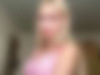 Live cam show with NerissaKapusniak - Blue Eyes on Livezox