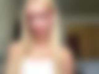 Live cam show with NerissaKapusniak - Blue Eyes on Gym Cam Girls