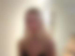 Live cam show with NerissaKapusniak - Facial Piercings on instabang