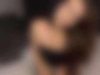 Live cam show with SixtaFebre - Skinny on Hubzter Live